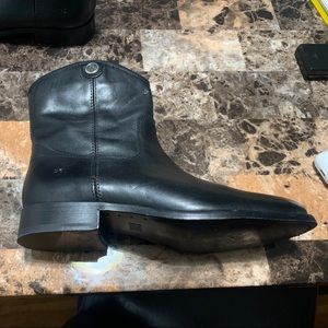 Women’s boot size 8